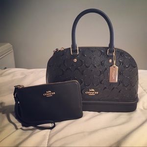 Coach Purse and Wristlet Set Black